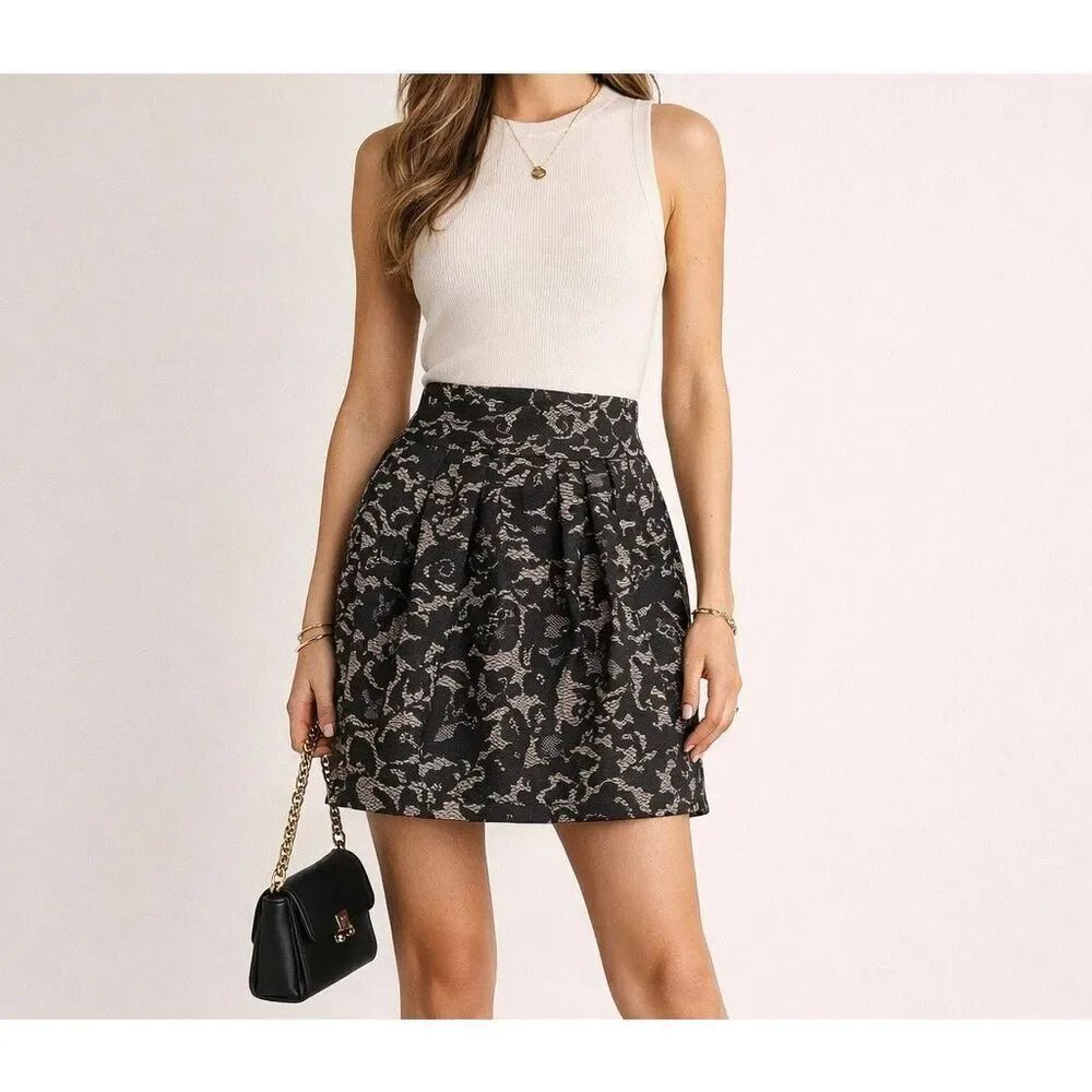 Banana Republic Black Lace Print Mini Skirt Size 10 Pleated A-Line Chic Elegant